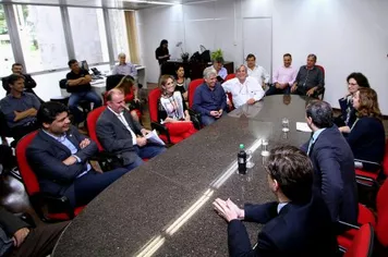Prefeito Jorge Sloboda com os demais Prefeitos da AMCG em Curitiba no Tribunal de Contas do Paraná