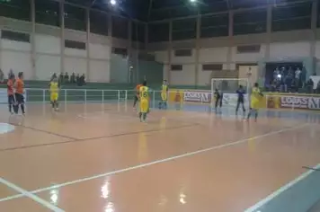 Barreirinha x Diulas fazem a final do futsal municipal.