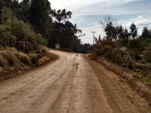 MELHORIAS E CASCALHAMENTO - ÁGUA PARADA